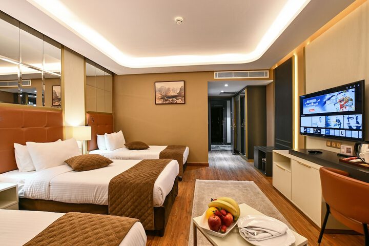 Room 4 of 26
