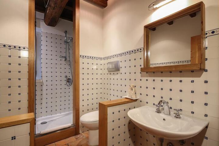 Room 55 of 150