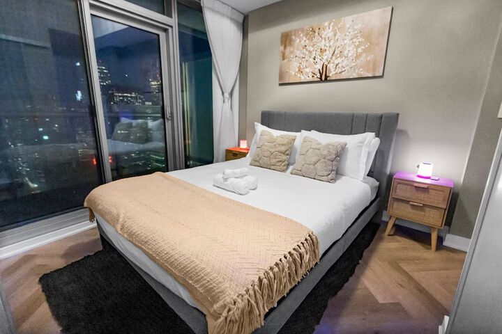 Room 33 of 354