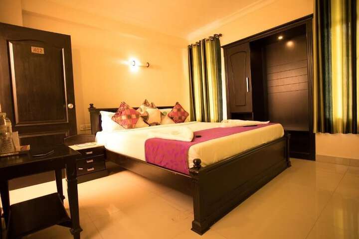 Room 3 of 40