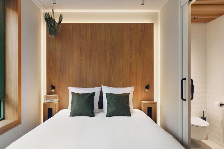 Room 8 of 56