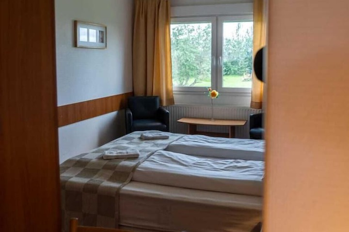 Room 6 of 30