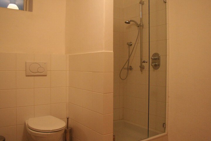Room 8 of 35