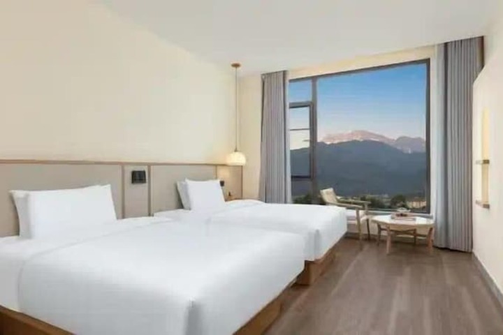 Room 3 of 85