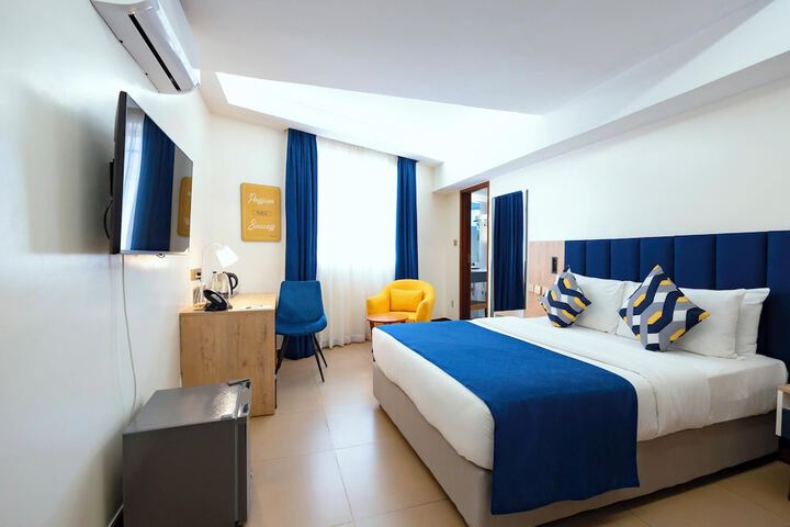 Room 20 of 38