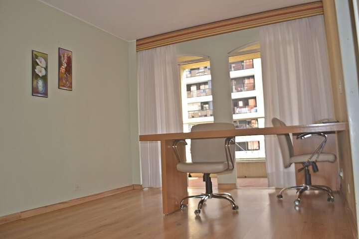 Room 12 of 30