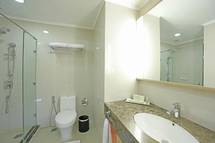 Room 4 of 7