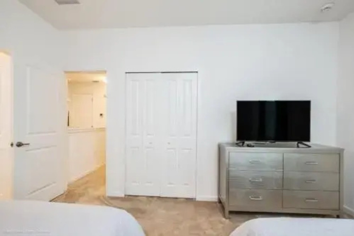 Room 2 of 9