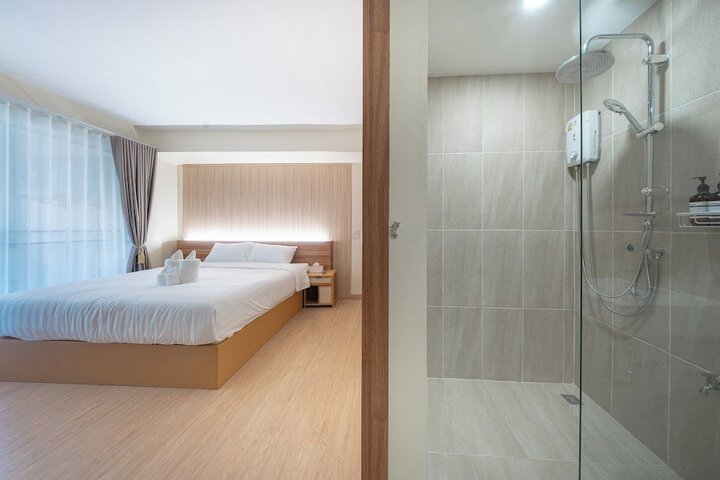 Room 27 of 97
