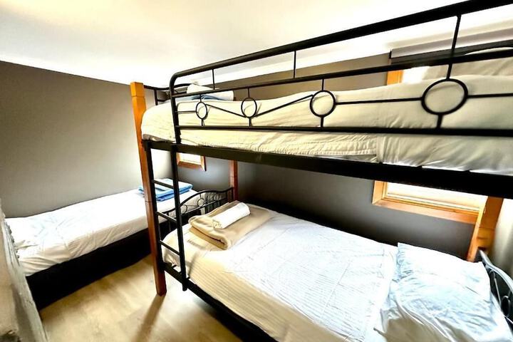 Room 54 of 180