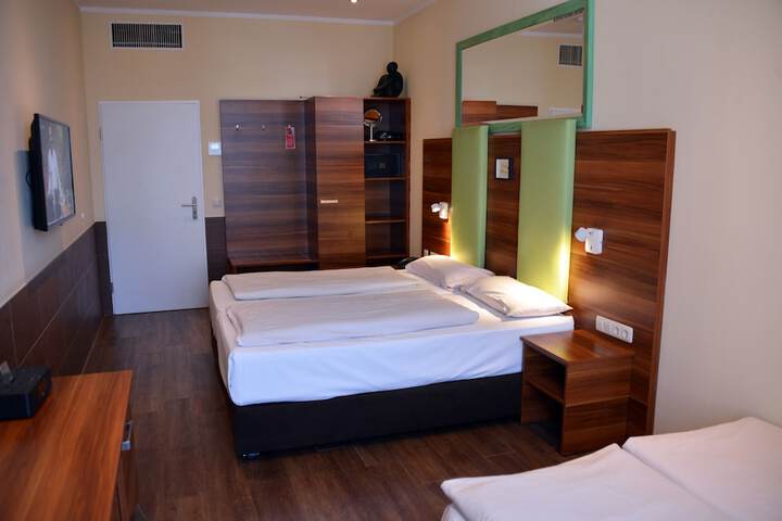 Room 67 of 136
