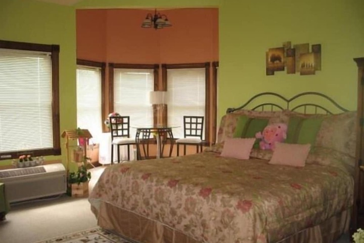 Room 7 of 48