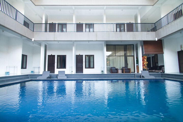 Pool 39 of 51