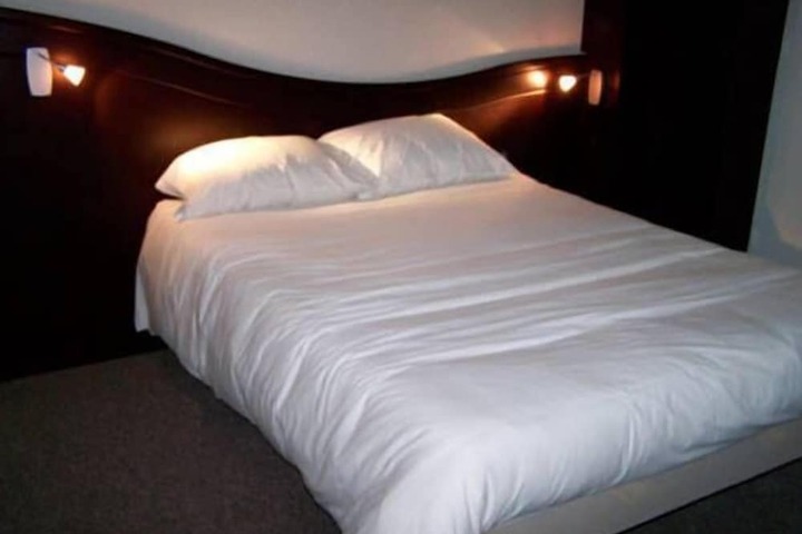 Room 4 of 15