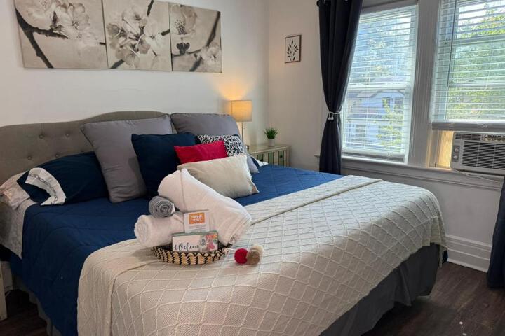 Cozy Private bedrooms Kitchen Wifi