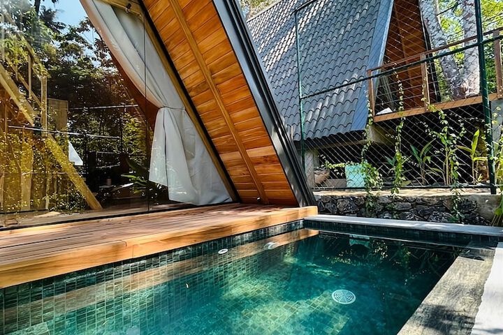Pool 20 of 26