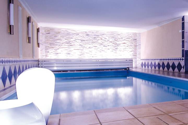 Pool 24 of 40