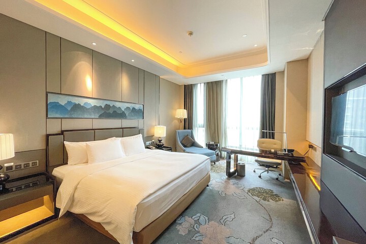 Room 16 of 42