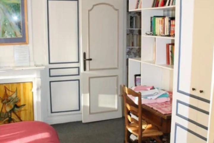 Room 11 of 25