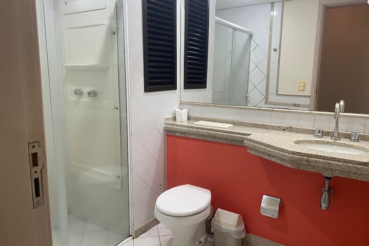 Room 4 of 7
