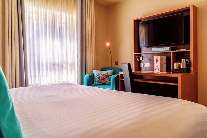 Room 6 of 15
