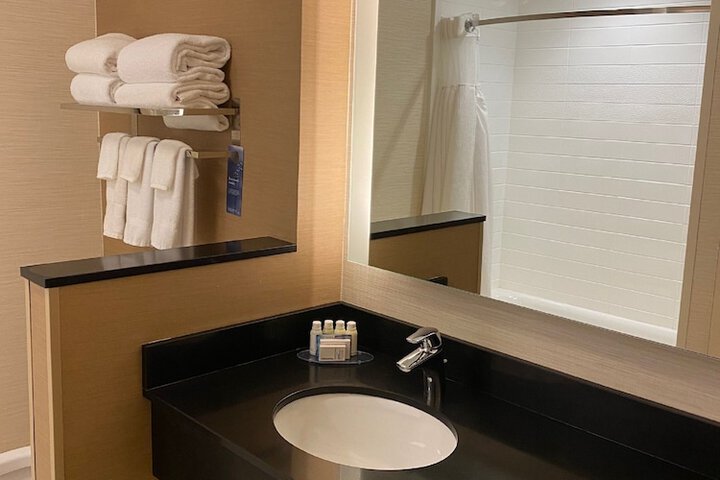 Bathroom sink