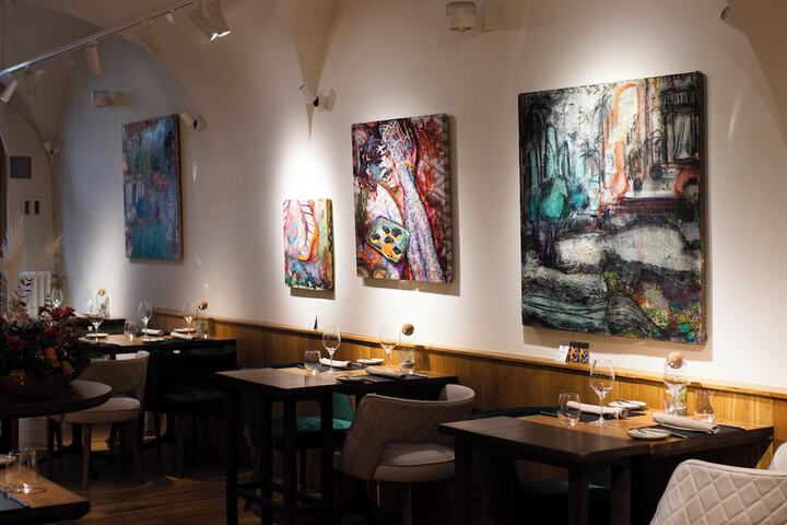 Dining 60 of 70
