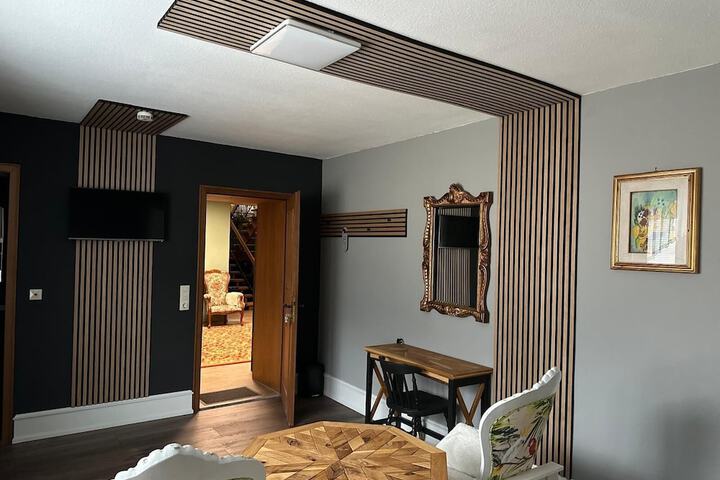 Room 5 of 18