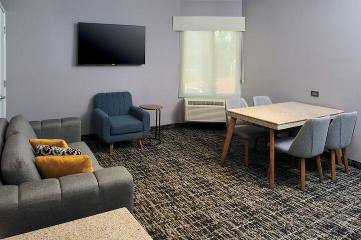 Room 27 of 149