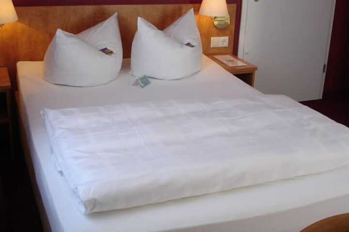 Room 10 of 22