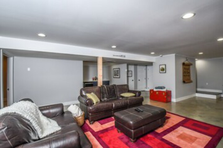 Room 15 of 36