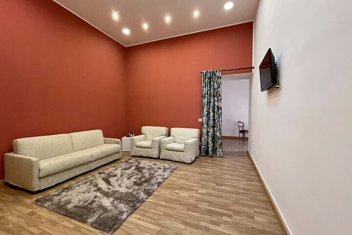 Room 14 of 18
