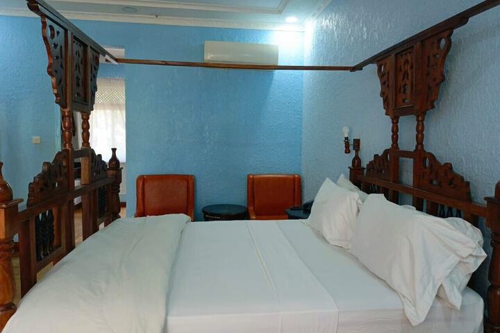 Room 15 of 146