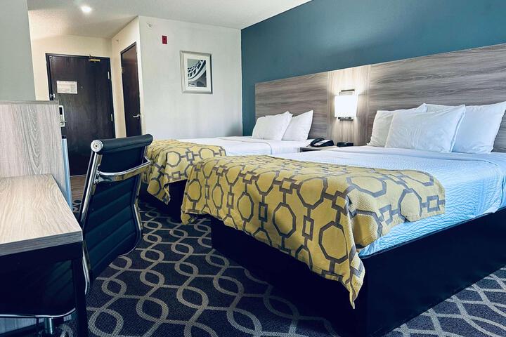 2 Queen Beds (3 of 11)