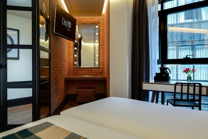Room 26 of 66