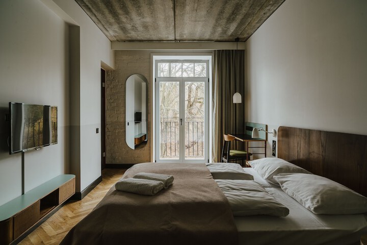 Room 15 of 67
