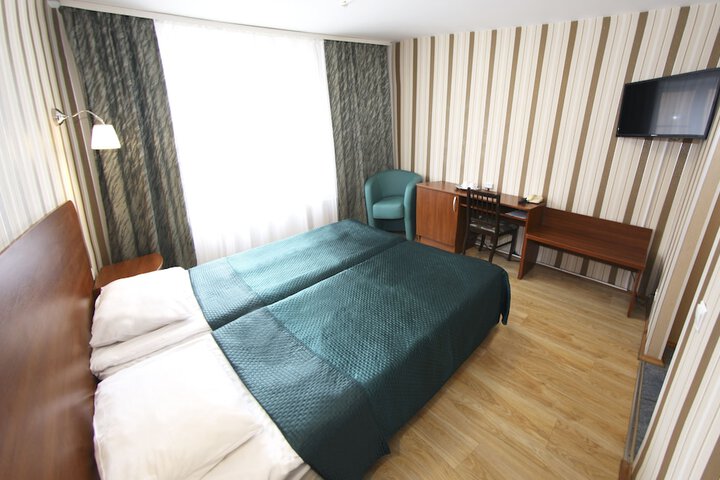 Room 13 of 84