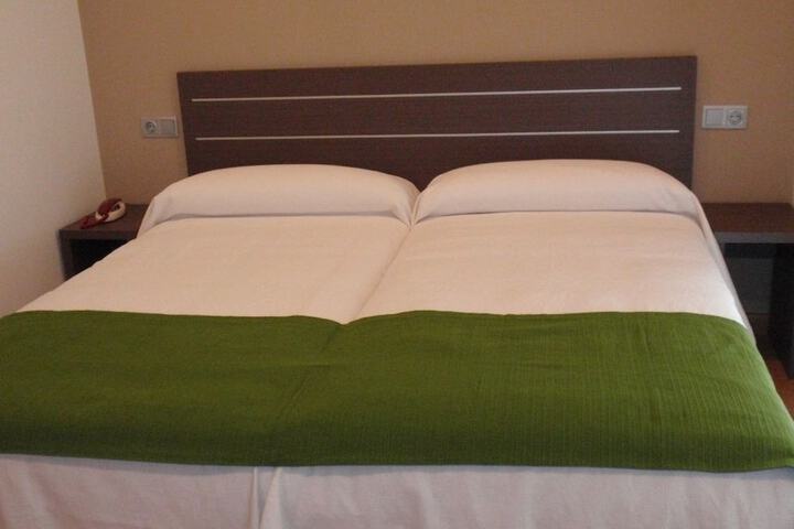 Room 3 of 62