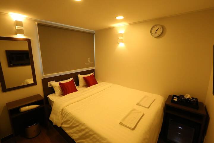 Room 10 of 30