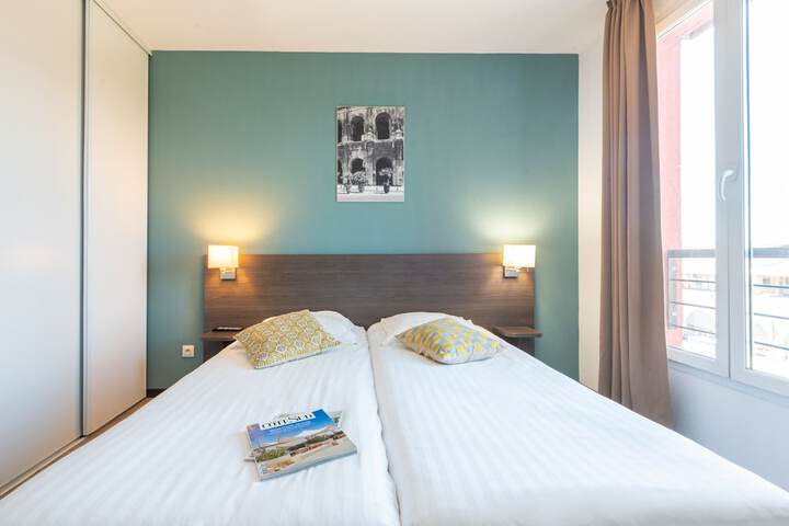 Room 8 of 40