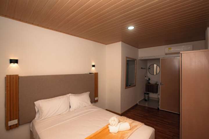 Room 10 of 39