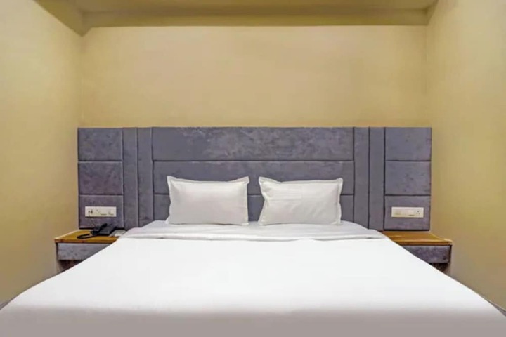 Room 13 of 29