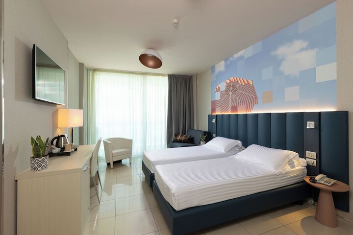 Room 13 of 113