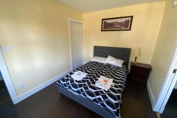 Room 2 of 5