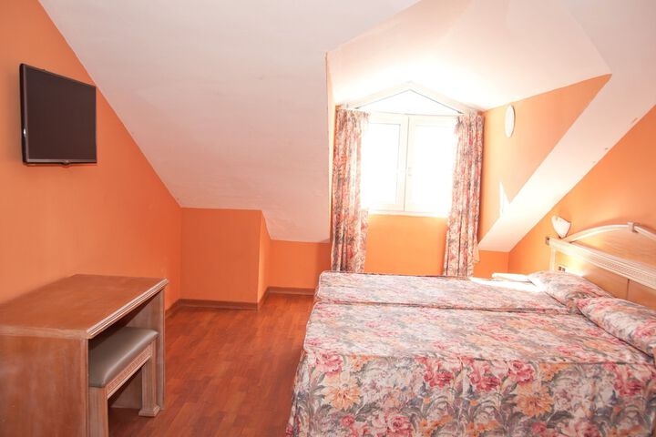 Room 25 of 63