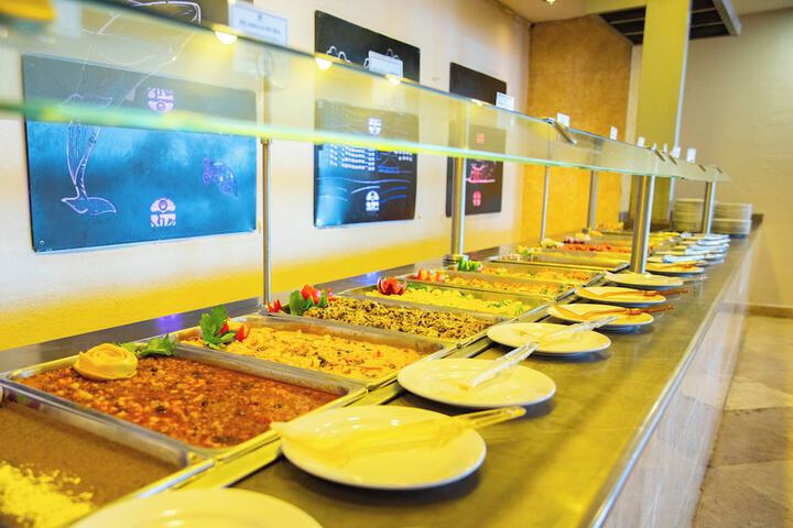 Dining 70 of 92
