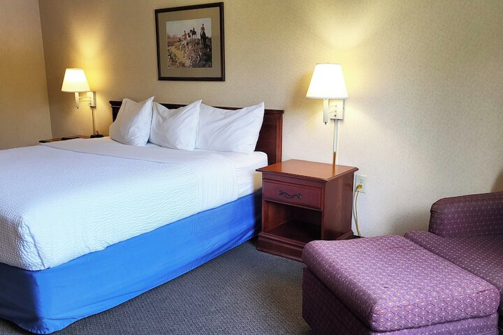 Room 12 of 32