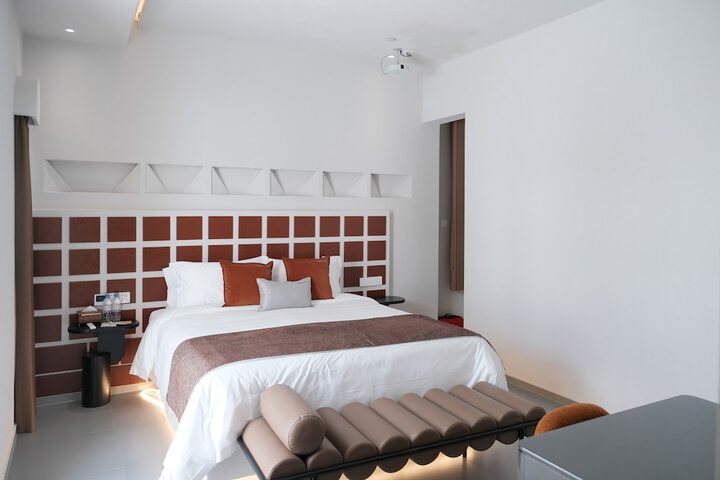 Room 18 of 150