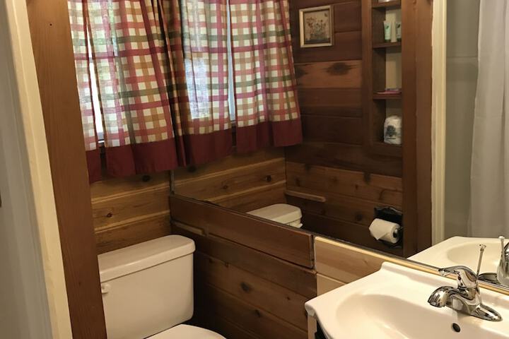 Room 100 of 146