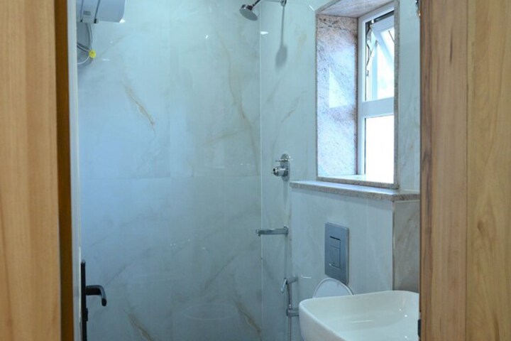 Room 25 of 28